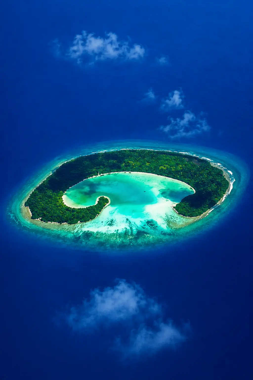 G-Island pulau plengkung